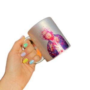 Taza Glitter Yetta (La Niñera)