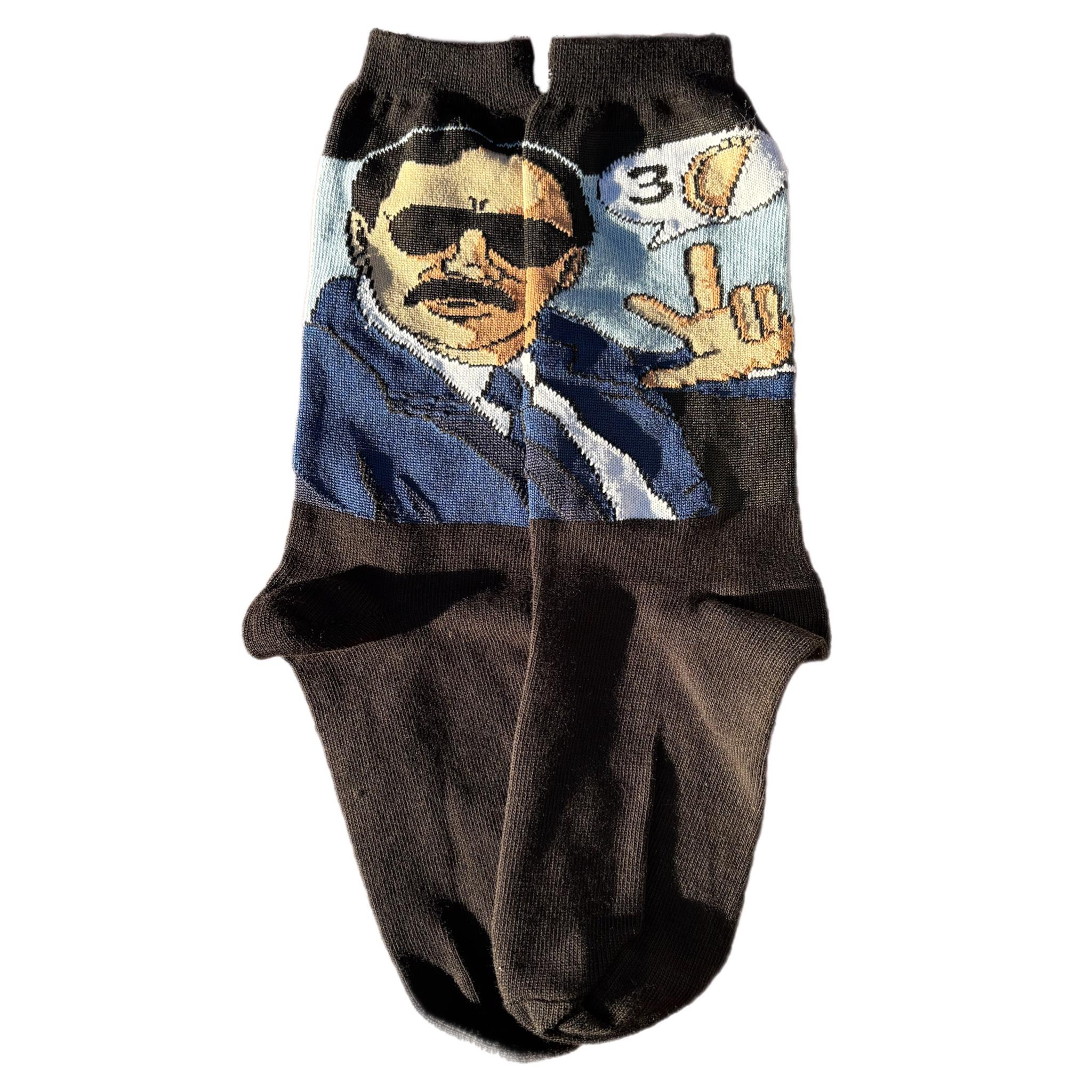 Medias Tres Empanadas